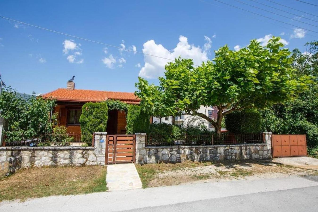 Ferienwohnung Wooden House In Ioannina Exterior foto