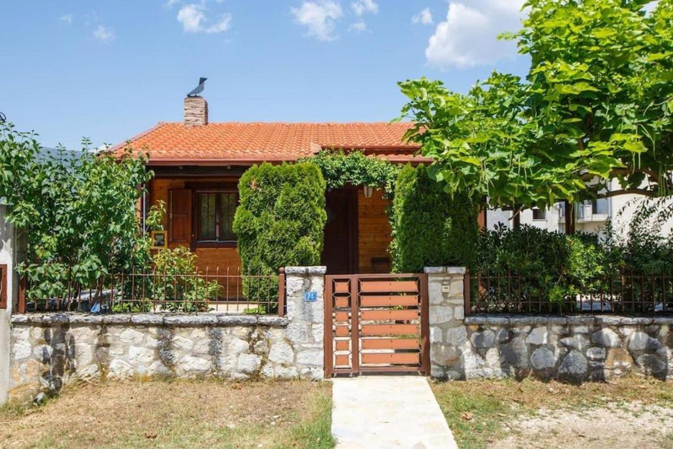 Ferienwohnung Wooden House In Ioannina Exterior foto